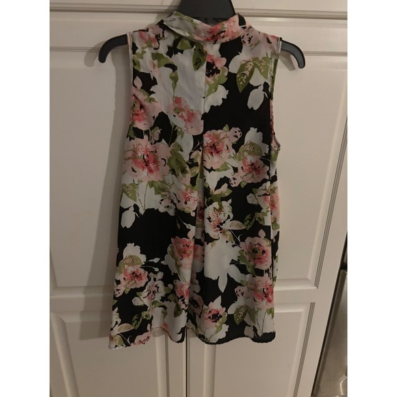 Unique‎ Spectrum Floral Print Sleeveless Blouse Top - Size M - Picture 4 of 6